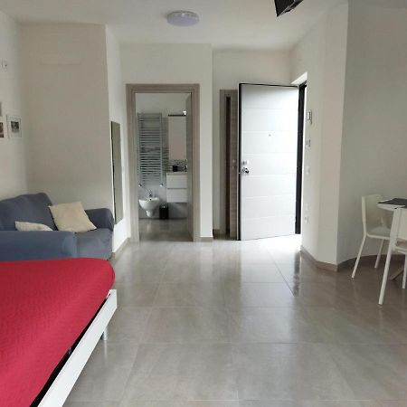 Riva'S Slim House 2 Riva del Garda Exterior foto